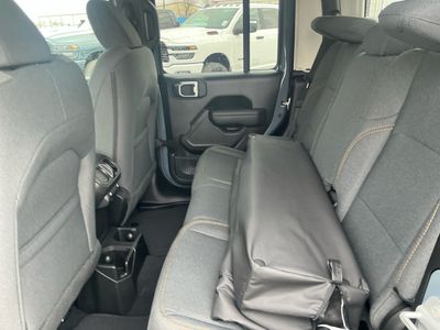 2026 Jeep Gladiator — photo 17 view