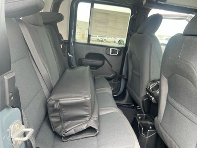 2026 Jeep Gladiator — photo 19 view