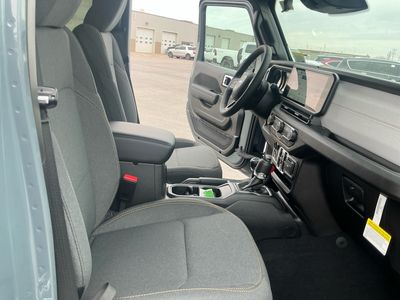 2026 Jeep Gladiator — photo 20 view