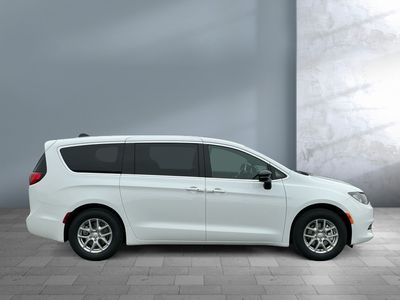 2026 Chrysler Voyager — photo 7 view
