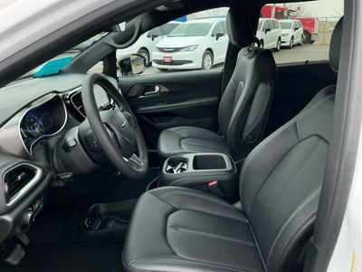 2026 Chrysler Voyager — photo 10 view