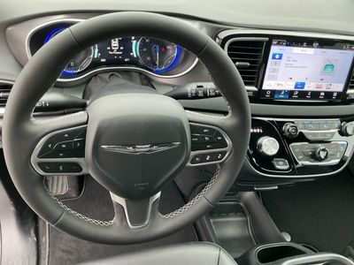 2026 Chrysler Voyager — photo 15 view