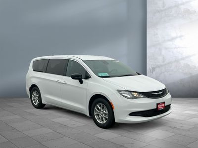 2026 Chrysler Voyager — photo 8 view
