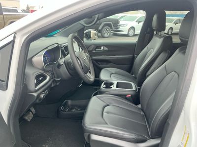 2026 Chrysler Voyager — photo 10 view