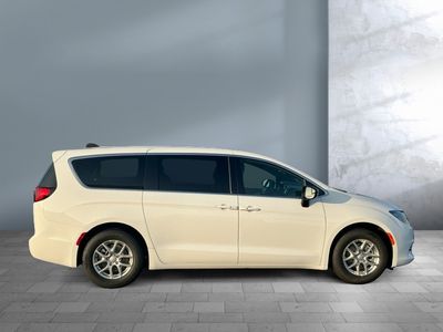 2026 Chrysler Voyager — photo 7 view