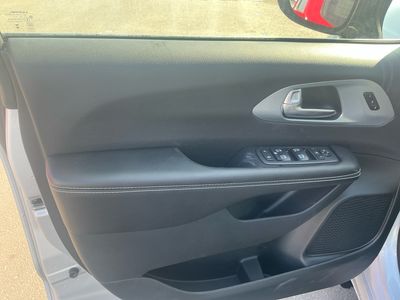 2026 Chrysler Pacifica — photo 16 view
