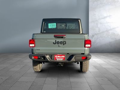 2026 Jeep Gladiator — detail view