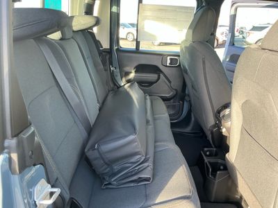 2026 Jeep Gladiator — photo 19 view