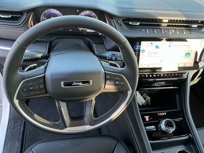 2026 Jeep Grand Cherokee — photo 15 view