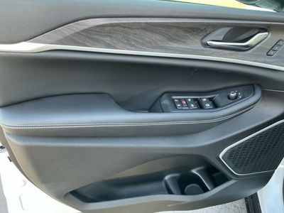 2026 Jeep Grand Cherokee — photo 16 view