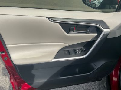 2019 Toyota RAV4 - Photo 15