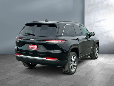 2026 Jeep Grand Cherokee — engine compartment view