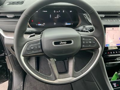 2026 Jeep Grand Cherokee — photo 14 view