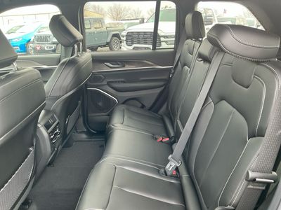2026 Jeep Grand Cherokee — photo 17 view