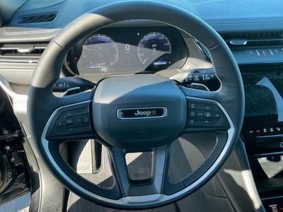 2026 Jeep Grand Cherokee — photo 14 view