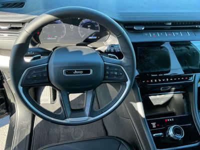 2026 Jeep Grand Cherokee — photo 15 view