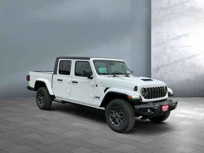 2026 Jeep Gladiator — photo 8 view