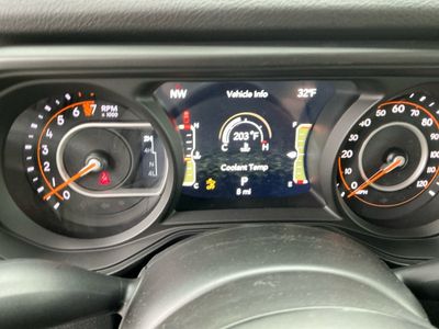 2026 Jeep Gladiator — photo 11 view
