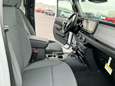 2026 Jeep Gladiator — photo 20 view