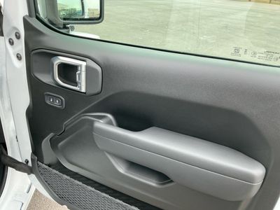 2026 Jeep Gladiator — photo 21 view