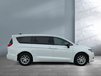 2026 Chrysler Voyager — photo 7 view