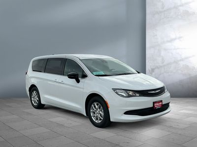 2026 Chrysler Voyager — photo 8 view