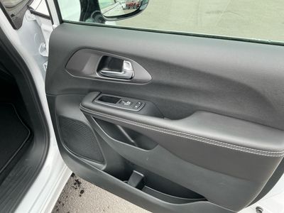 2026 Chrysler Voyager — photo 21 view