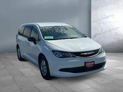 2026 Chrysler Voyager — photo 8 view