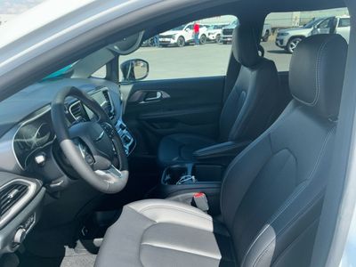 2026 Chrysler Voyager — photo 10 view