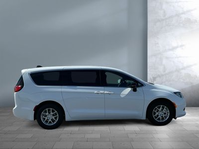 2026 Chrysler Voyager — photo 7 view
