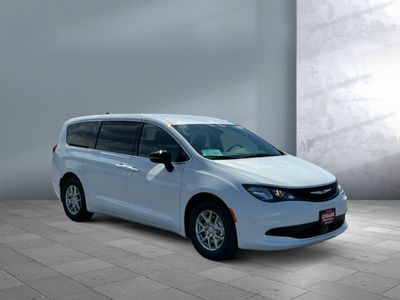 2026 Chrysler Voyager — photo 8 view