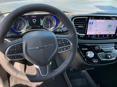 2026 Chrysler Voyager — photo 15 view