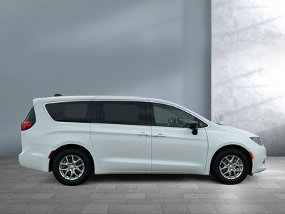 2026 Chrysler Voyager — photo 7 view