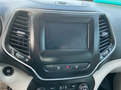 2021 Jeep Cherokee - Photo 11