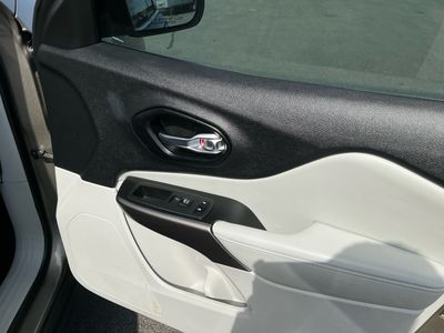 2021 Jeep Cherokee - Photo 21