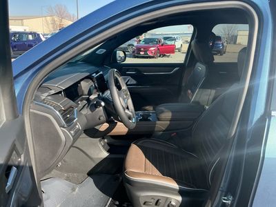 2026 GMC Acadia — photo 10 view