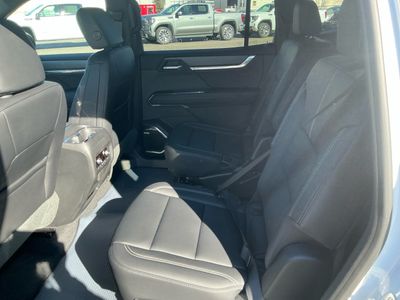 2026 GMC Acadia — photo 17 view