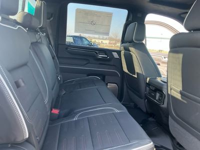 2026 GMC Sierra 2500HD — photo 18 view