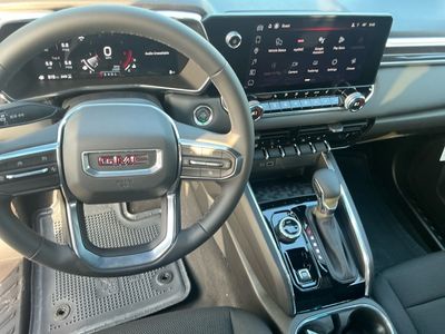 2026 GMC Canyon — photo 15 view