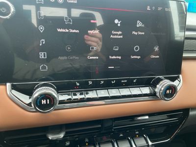 2026 GMC Canyon — photo 12 view