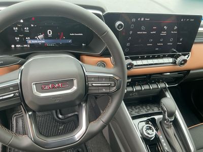 2026 GMC Canyon — photo 15 view