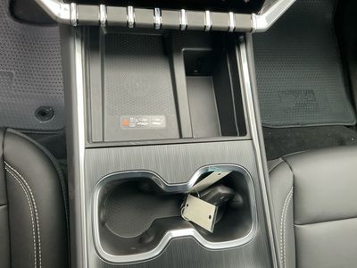 2026 GMC Acadia — photo 13 view