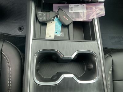 2026 GMC Acadia — photo 13 view