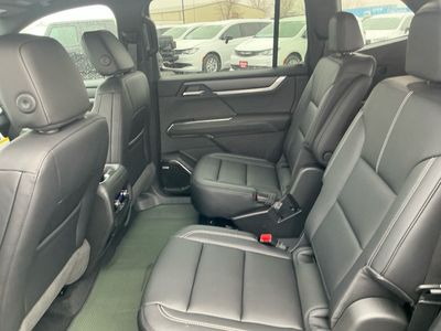 2026 GMC Acadia — photo 17 view
