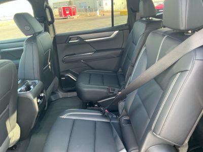 2026 GMC Acadia — photo 17 view