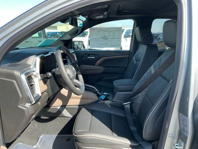2026 GMC Canyon — photo 10 view