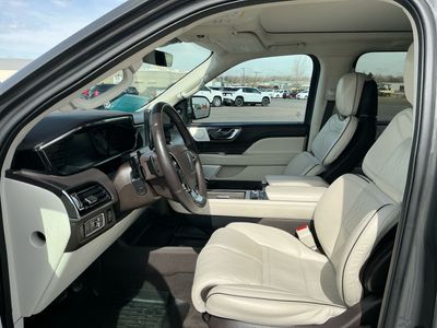 2022 Lincoln Navigator - Photo 9