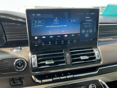 2022 Lincoln Navigator - Photo 11