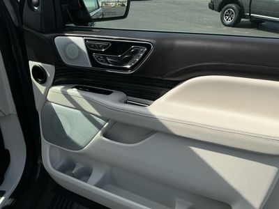 2022 Lincoln Navigator - Photo 21