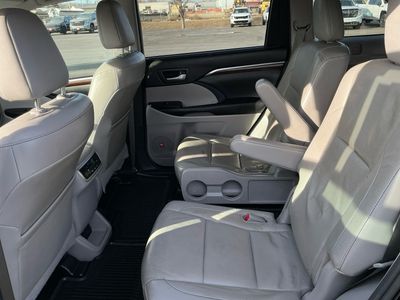 2015 Toyota Highlander - Photo 16